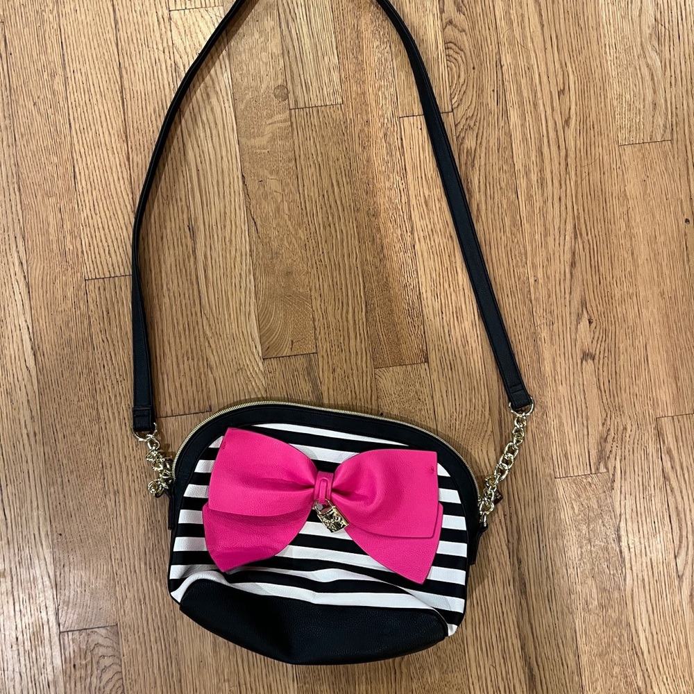 Betsy Johnson crossbody Purse